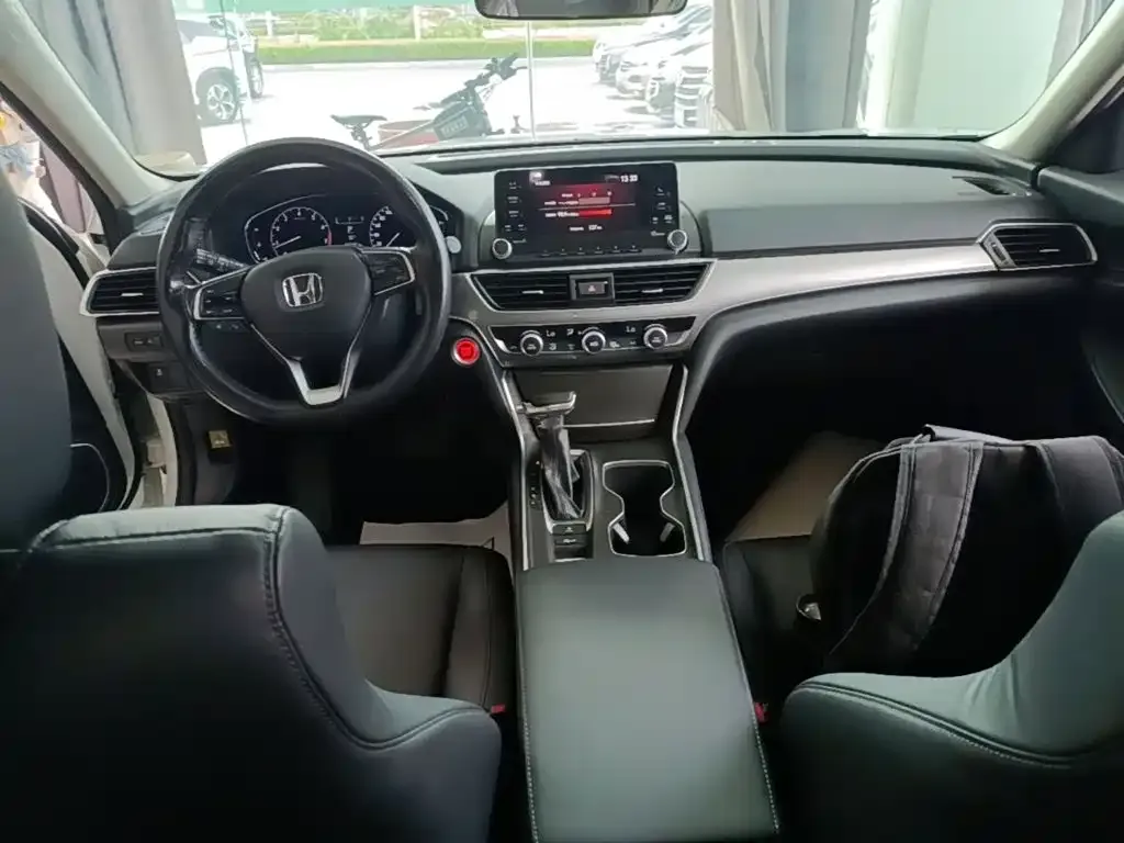 Honda Accord — фото 6