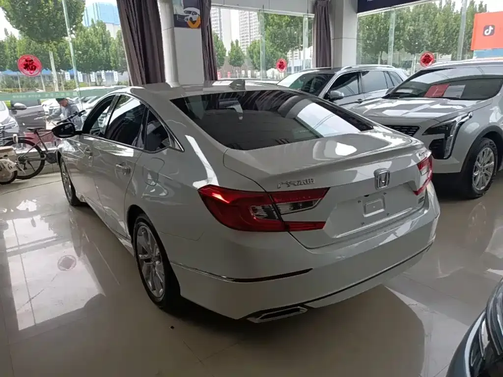 Honda Accord — фото 5