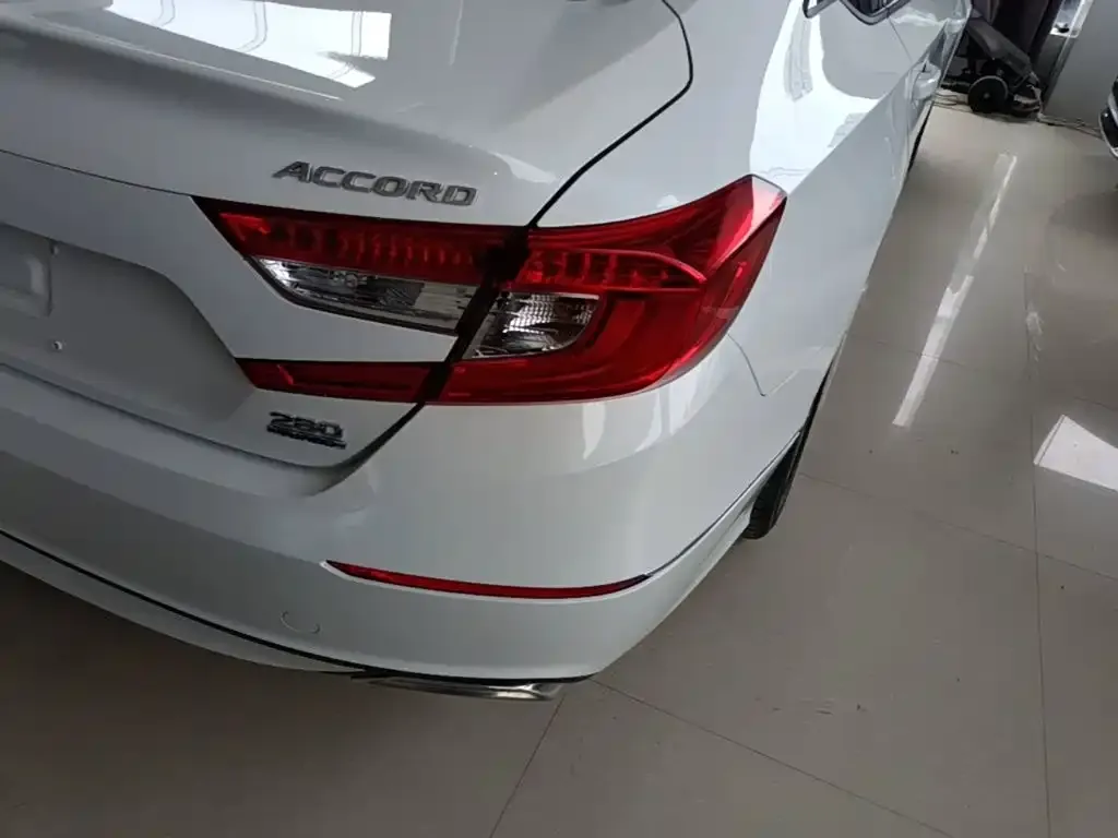 Honda Accord — фото 4