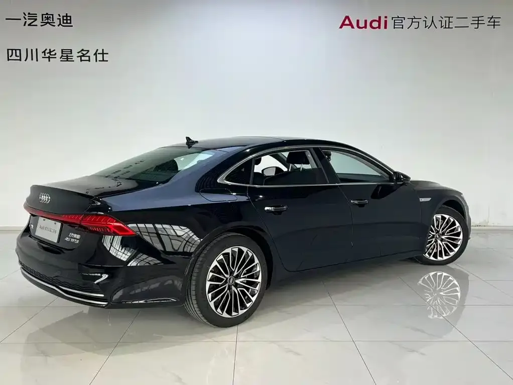 Audi A7L — фото 9