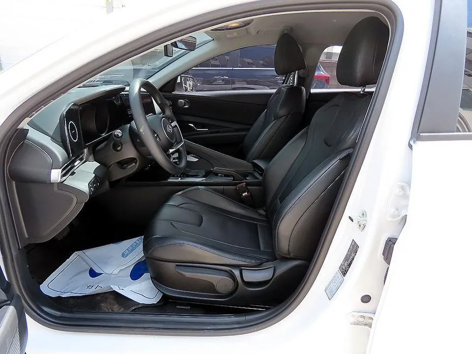 Hyundai AVANTE 2022 из KR, фото 2