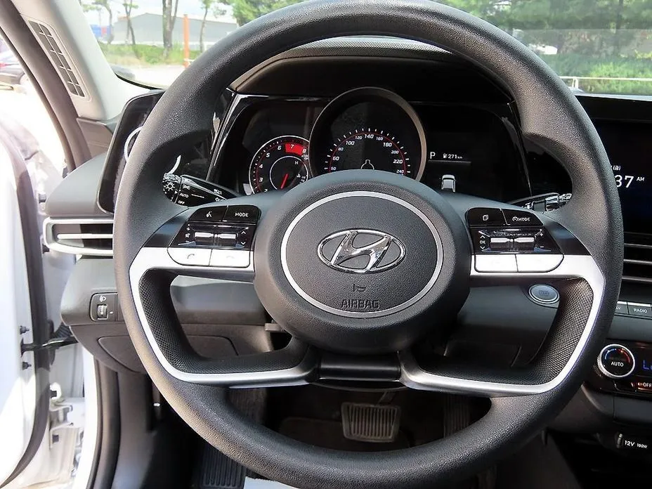 Hyundai AVANTE 2022 из KR, фото 3
