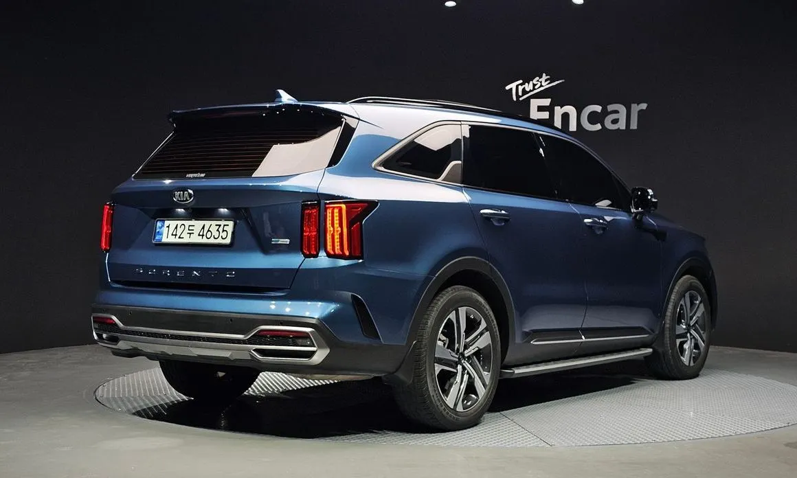 Kia Sorento — фото 10