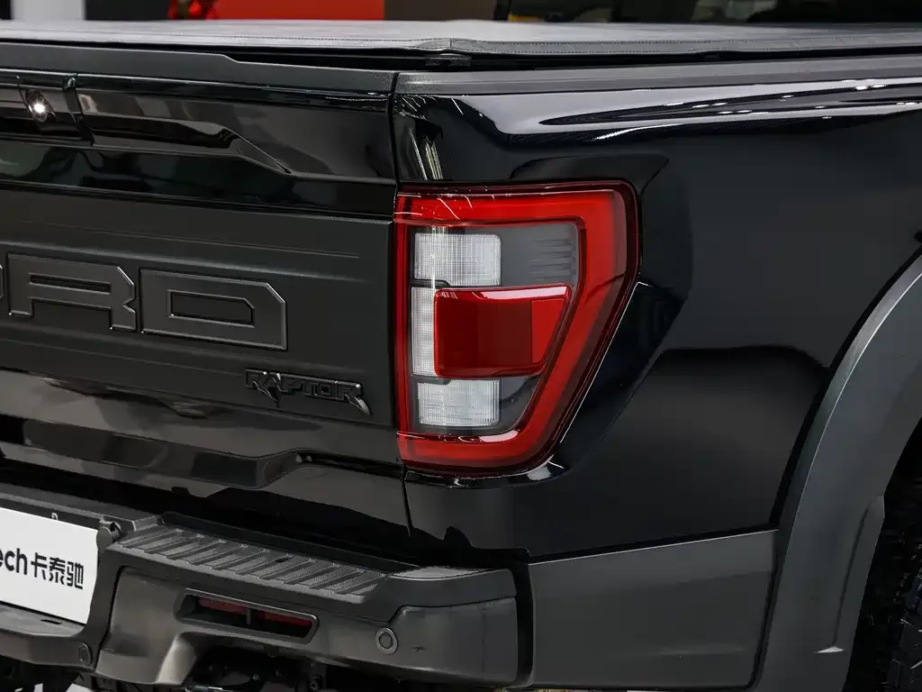 Ford F-150 Raptor — фото 10