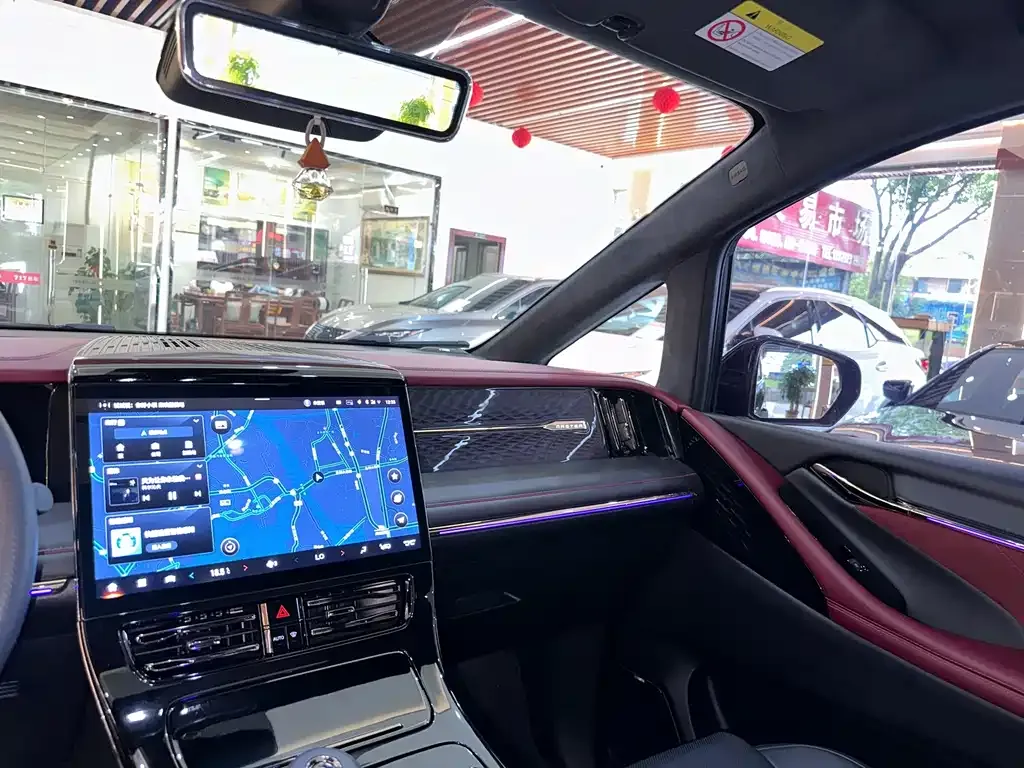 GAC Motor Trumpchi M8 — фото 10