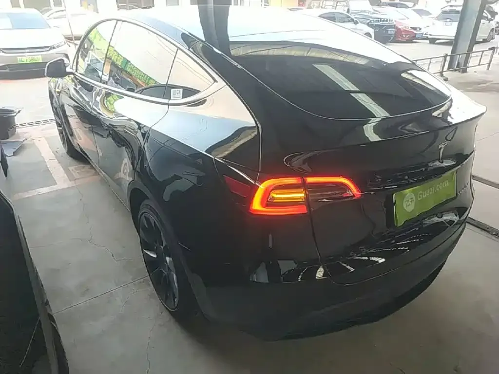 Tesla Model Y — фото 6