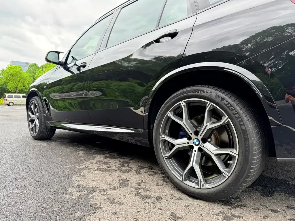 BMW X5 — фото 9
