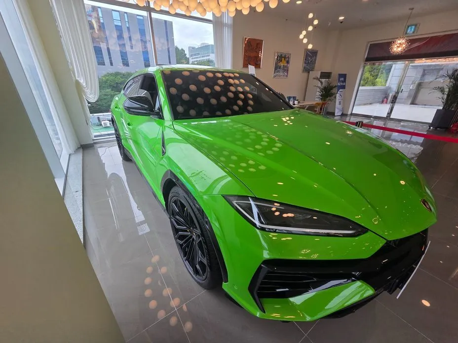 Lamborghini Urus — фото 1