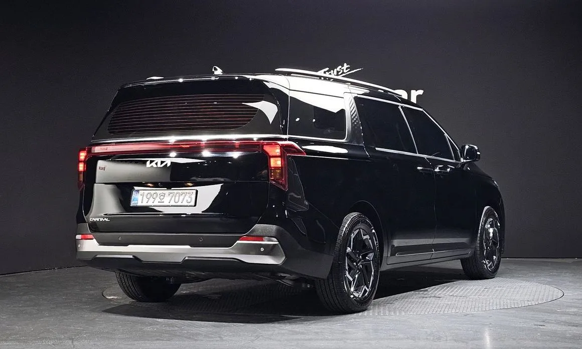 Kia Carnival — фото 8