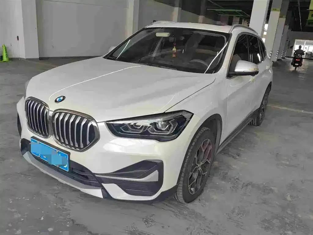 BMW X1 — фото 1
