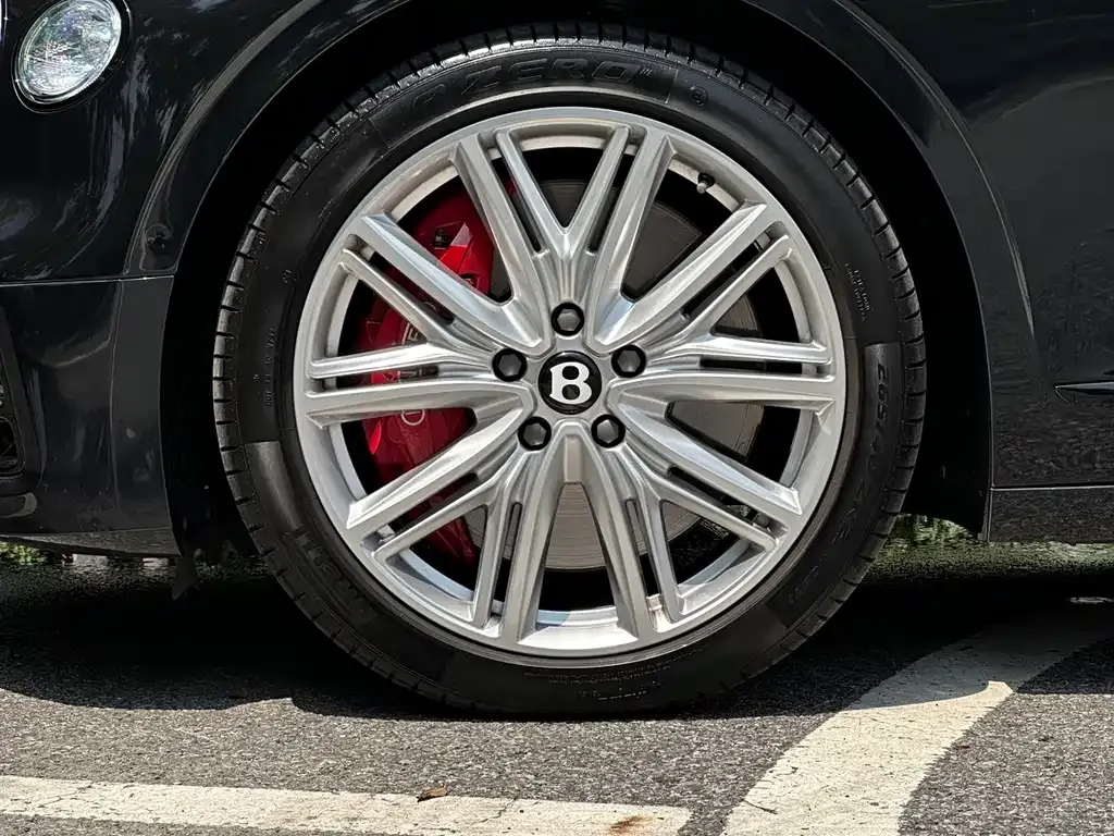 Bentley Flying Spur — фото 6