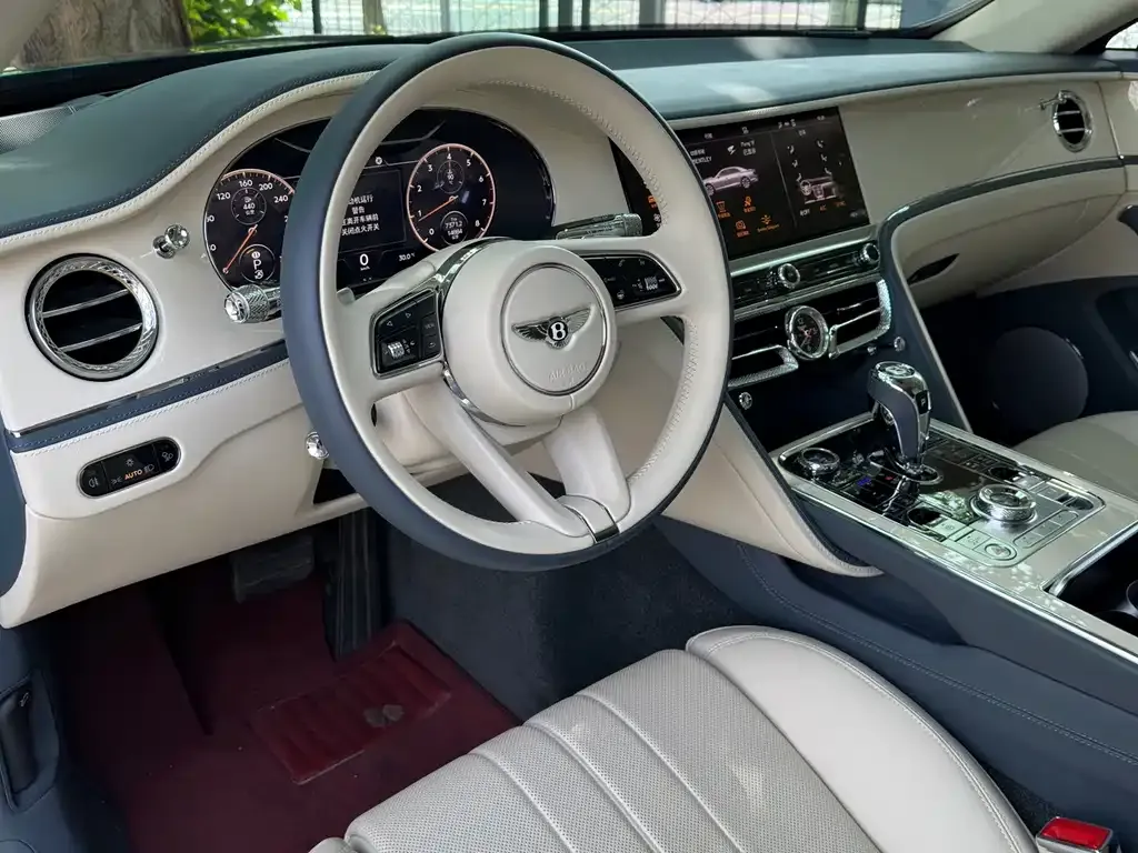 Bentley Flying Spur — фото 2