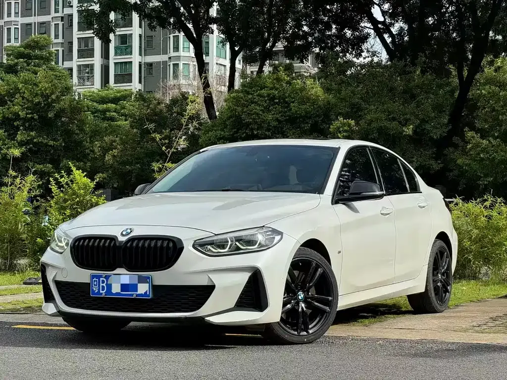 BMW 1 Series — фото 1