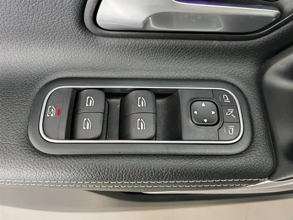 Mercedes-Benz A-Class — фото 9