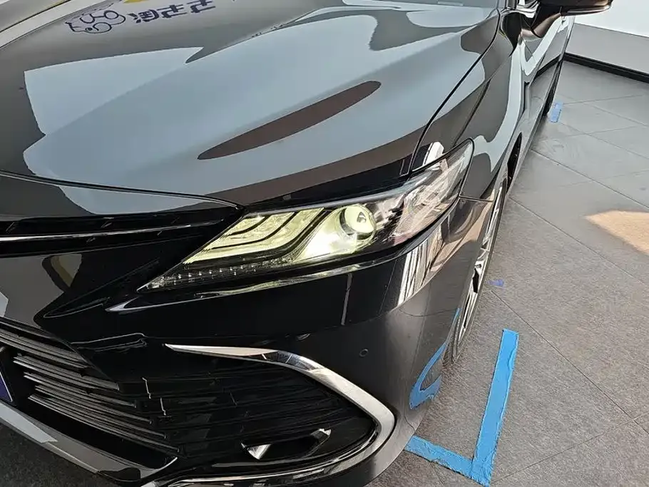 Toyota Camry — фото 8