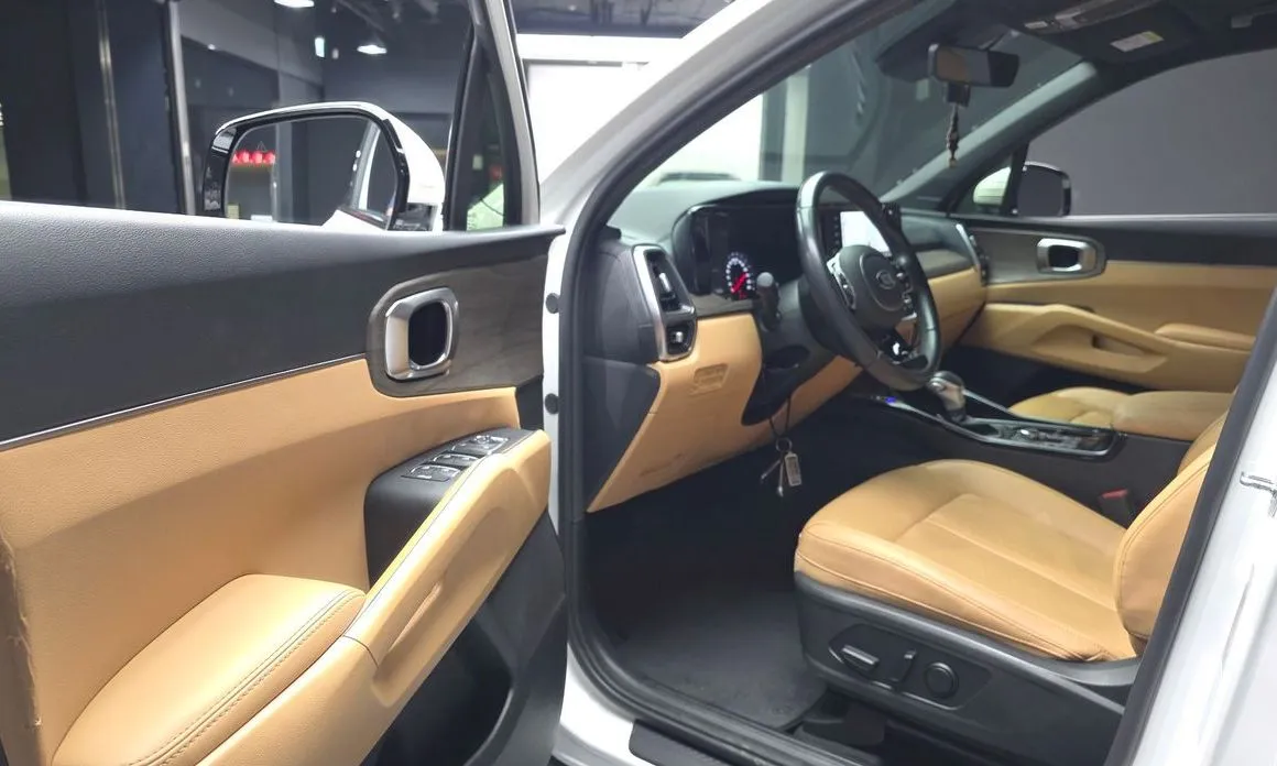 Kia Sorento — фото 9