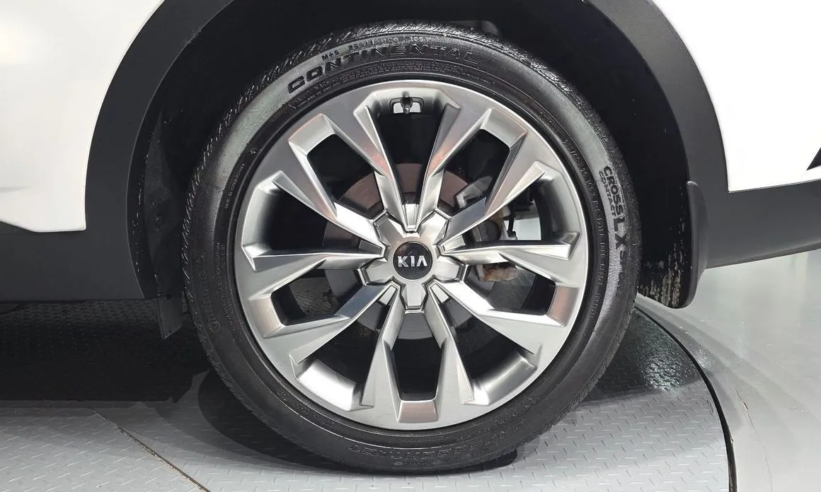 Kia Sorento — фото 6