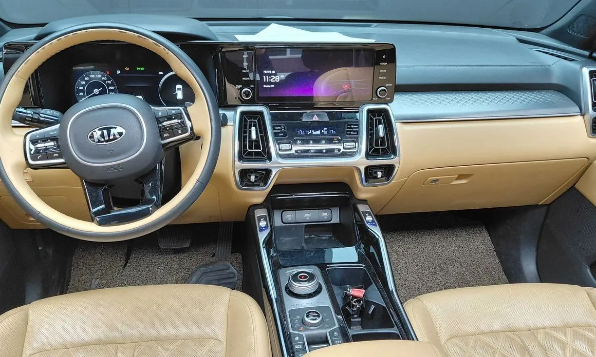 Kia Sorento — фото 9