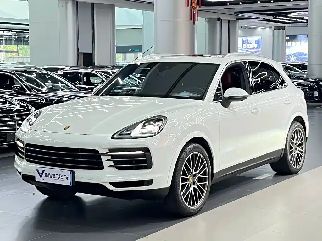 Porsche Cayenne — фото 1