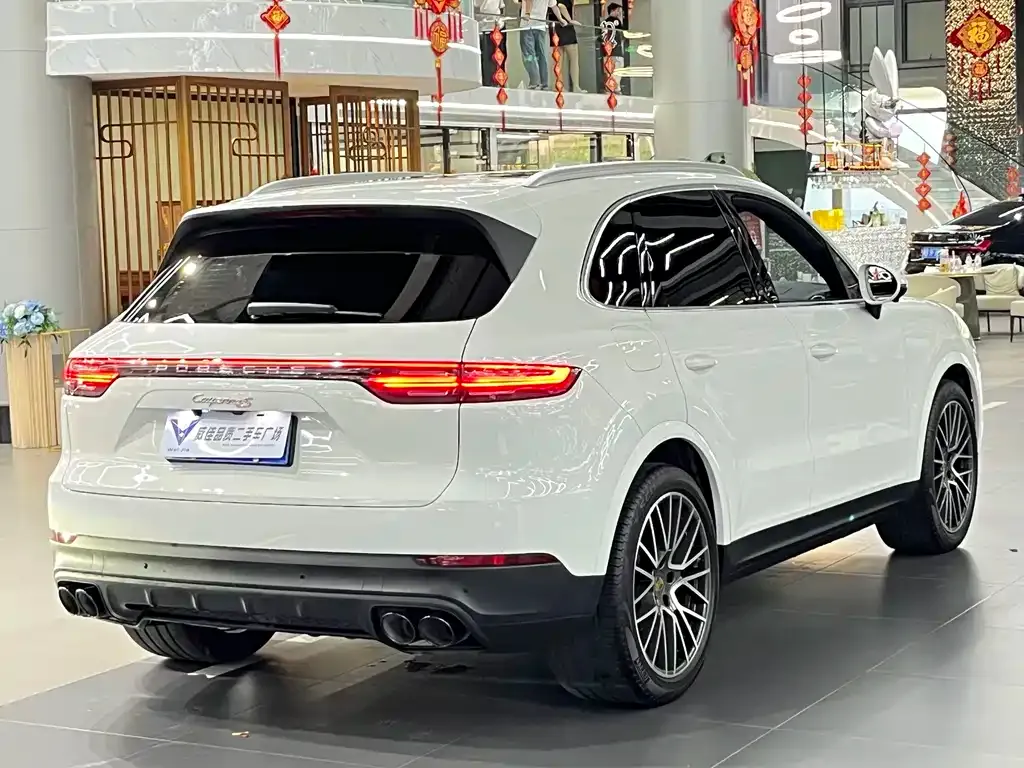 Porsche Cayenne — фото 2