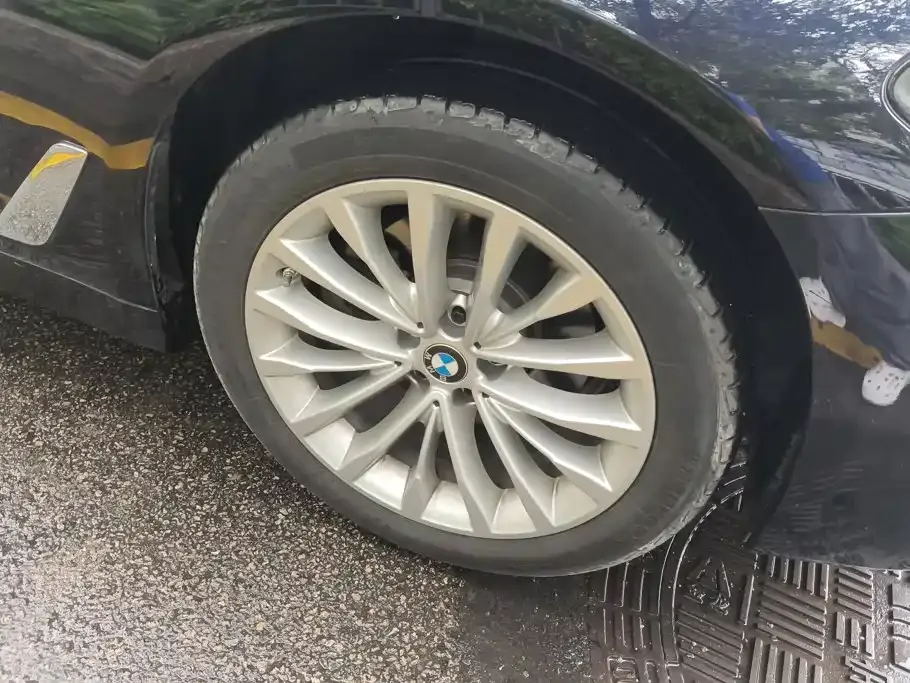 BMW 5 Series — фото 2