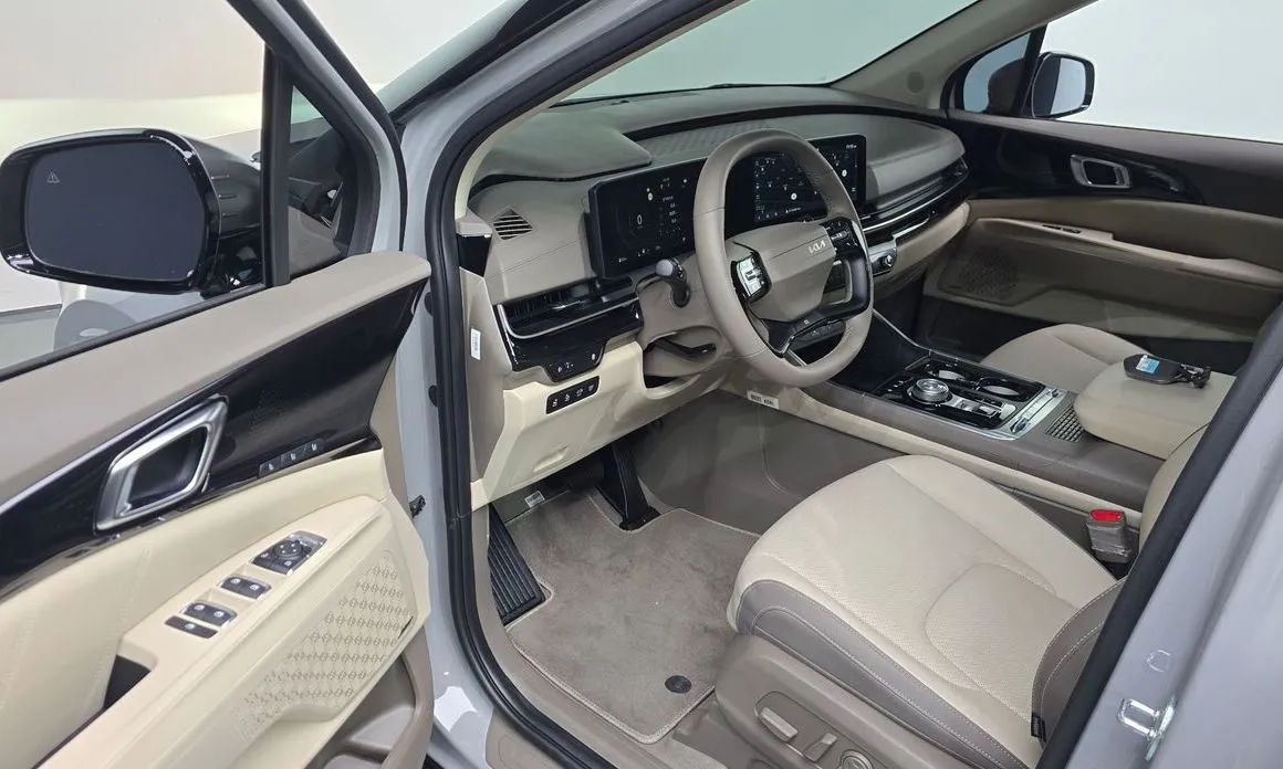 Kia Carnival — фото 4