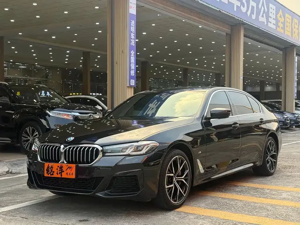 BMW 5 Series — фото 1