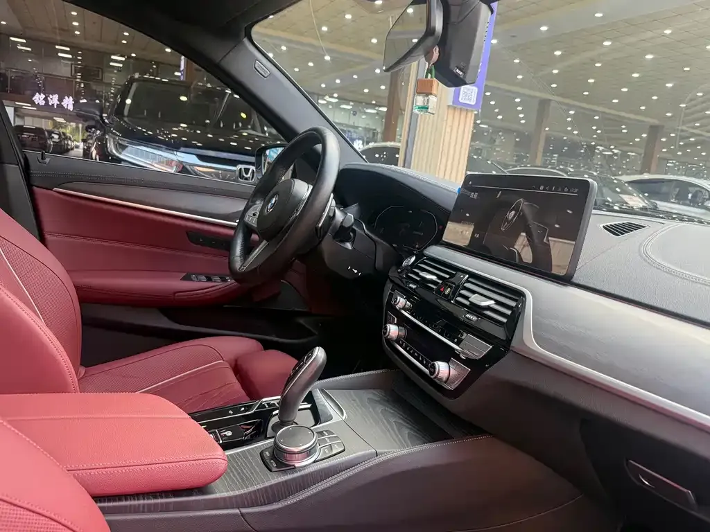 BMW 5 Series — фото 10