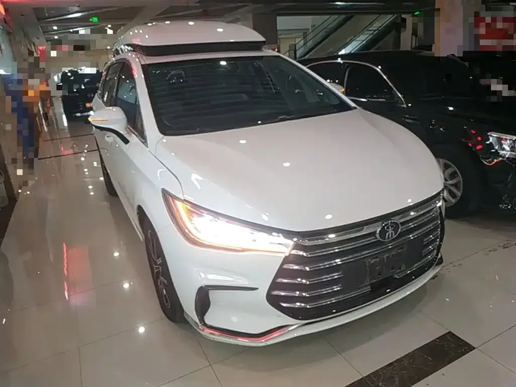 BYD MAX New Energy — фото 6