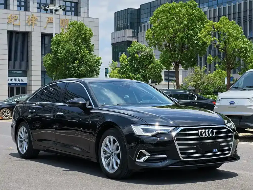 Audi A6L — фото 8