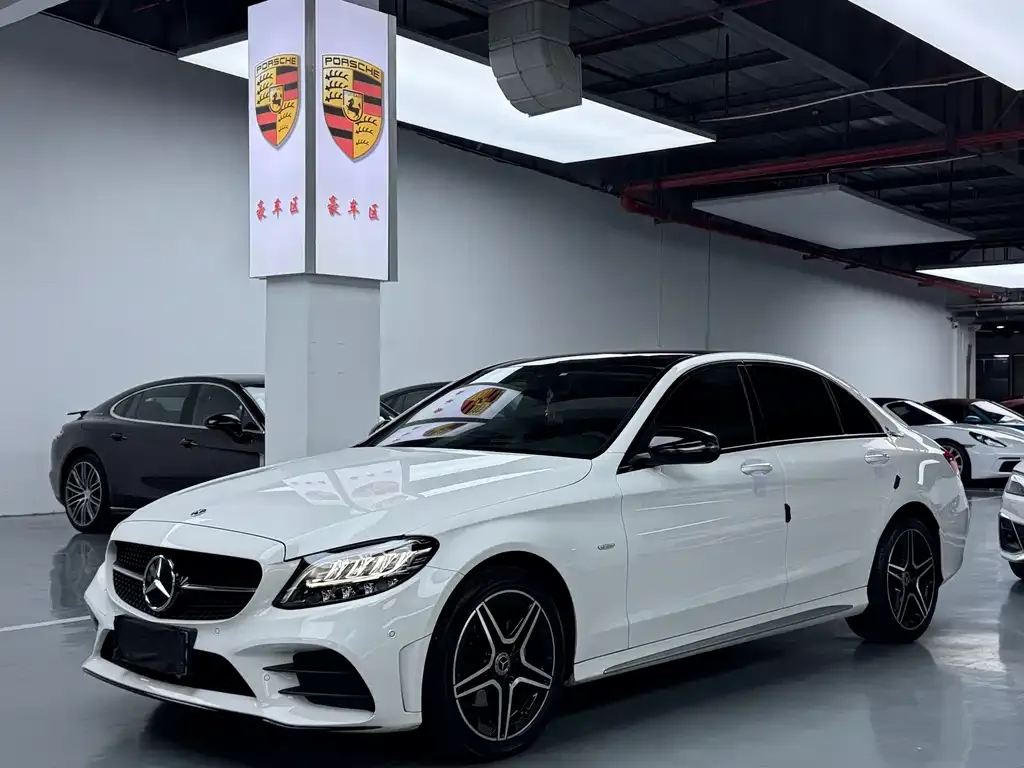 Mercedes-Benz C-Class — фото 1