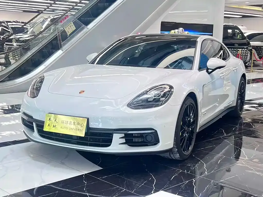 Porsche Panamera Hybrid — фото 1