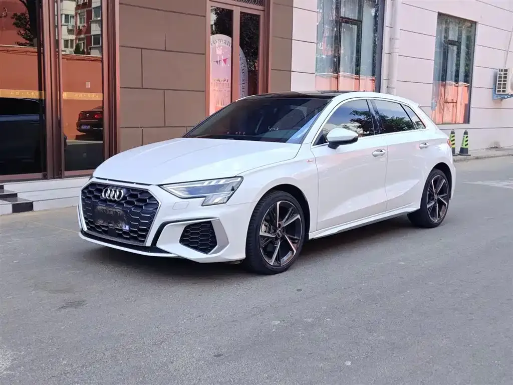 Audi A3 — фото 1
