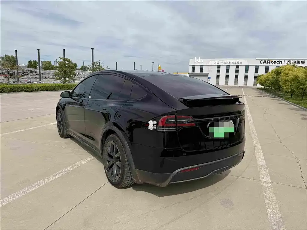 Tesla Model X — фото 7