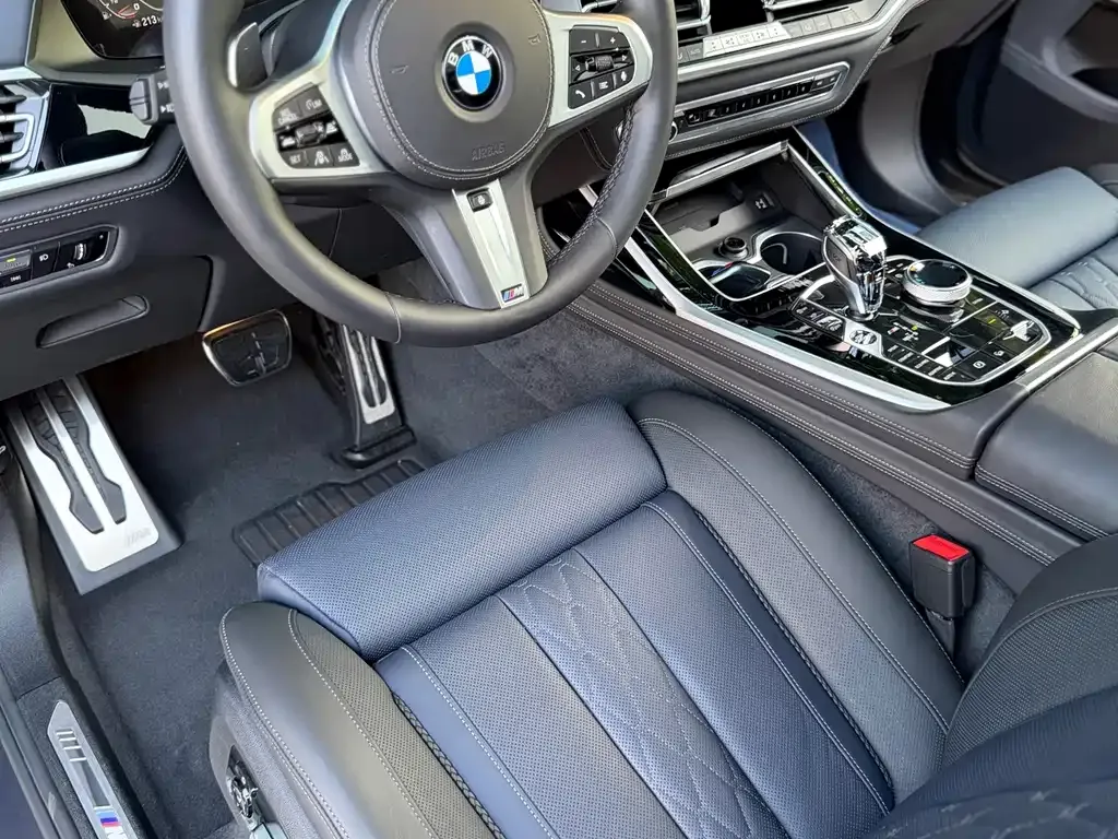 BMW X7 — фото 10