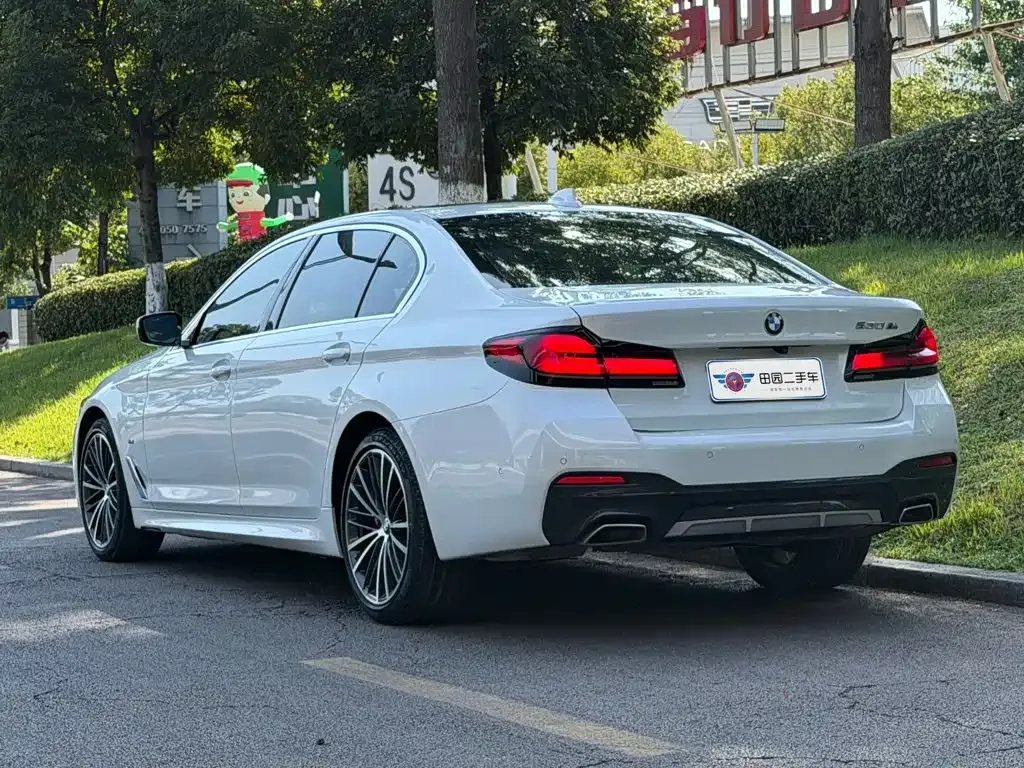 BMW 5 Series — фото 5