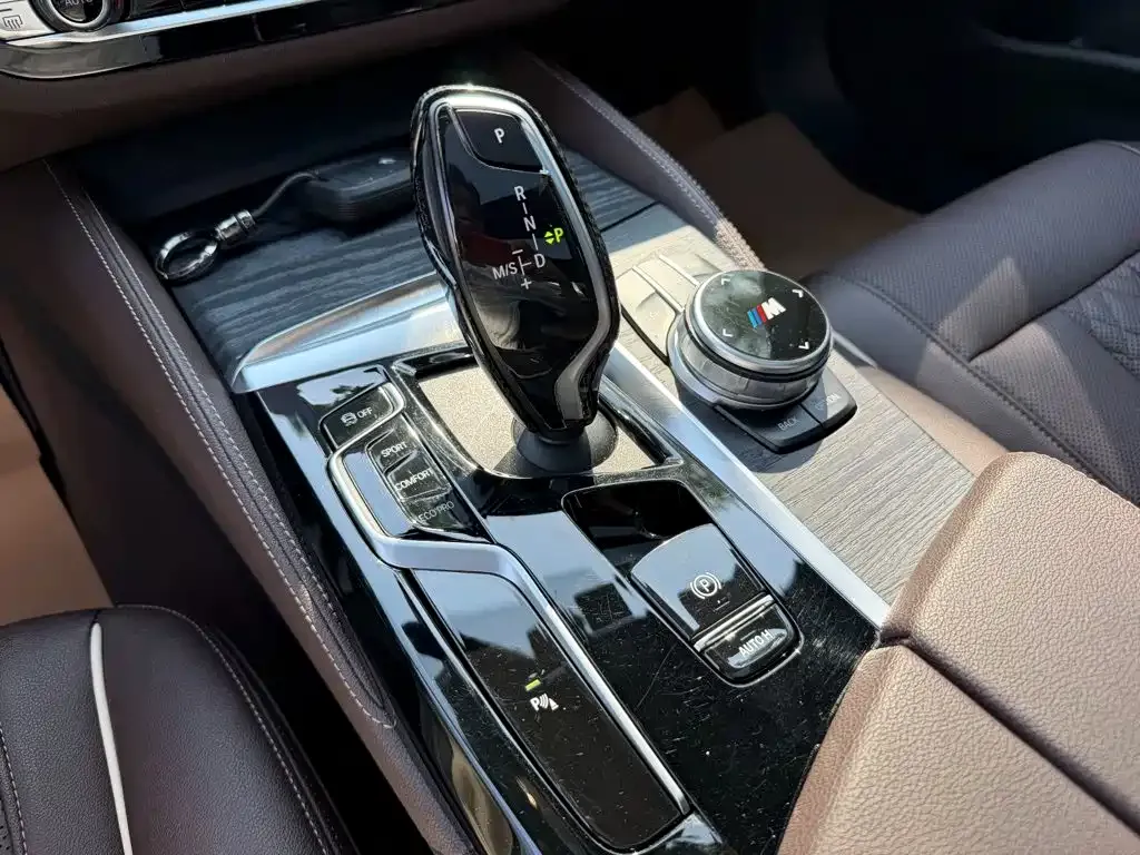 BMW 5 Series — фото 2