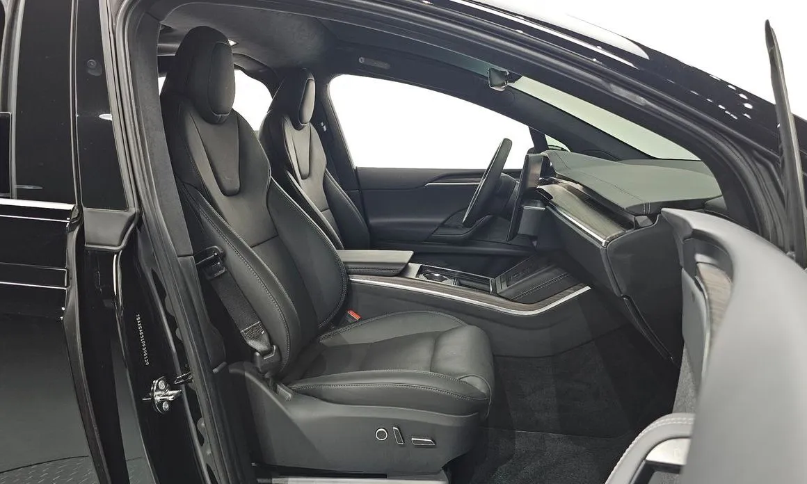 Tesla Model X — фото 2