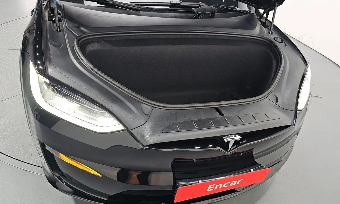 Tesla Model X — фото 7