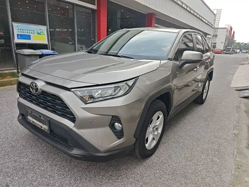 Toyota RAV4 — фото 3