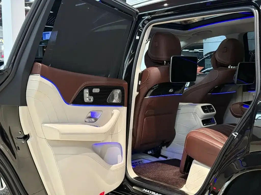 Mercedes-Benz GLS — фото 9