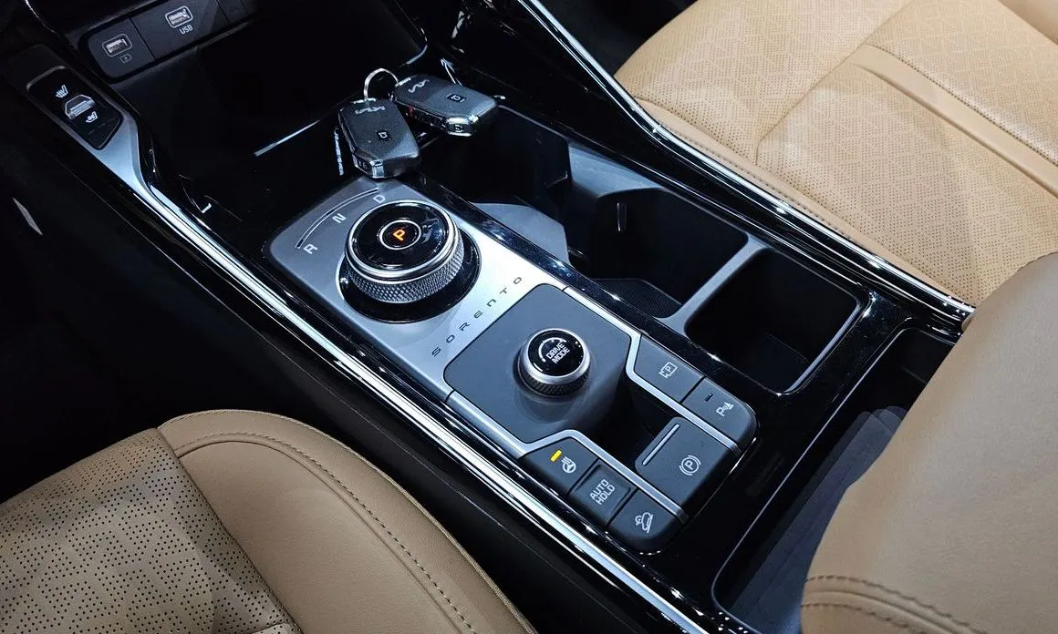 Kia Sorento — фото 10