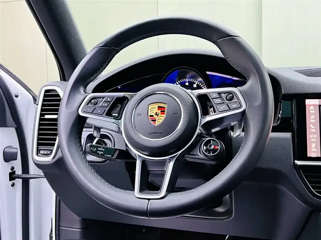 Porsche Cayenne Hybrid — фото 10