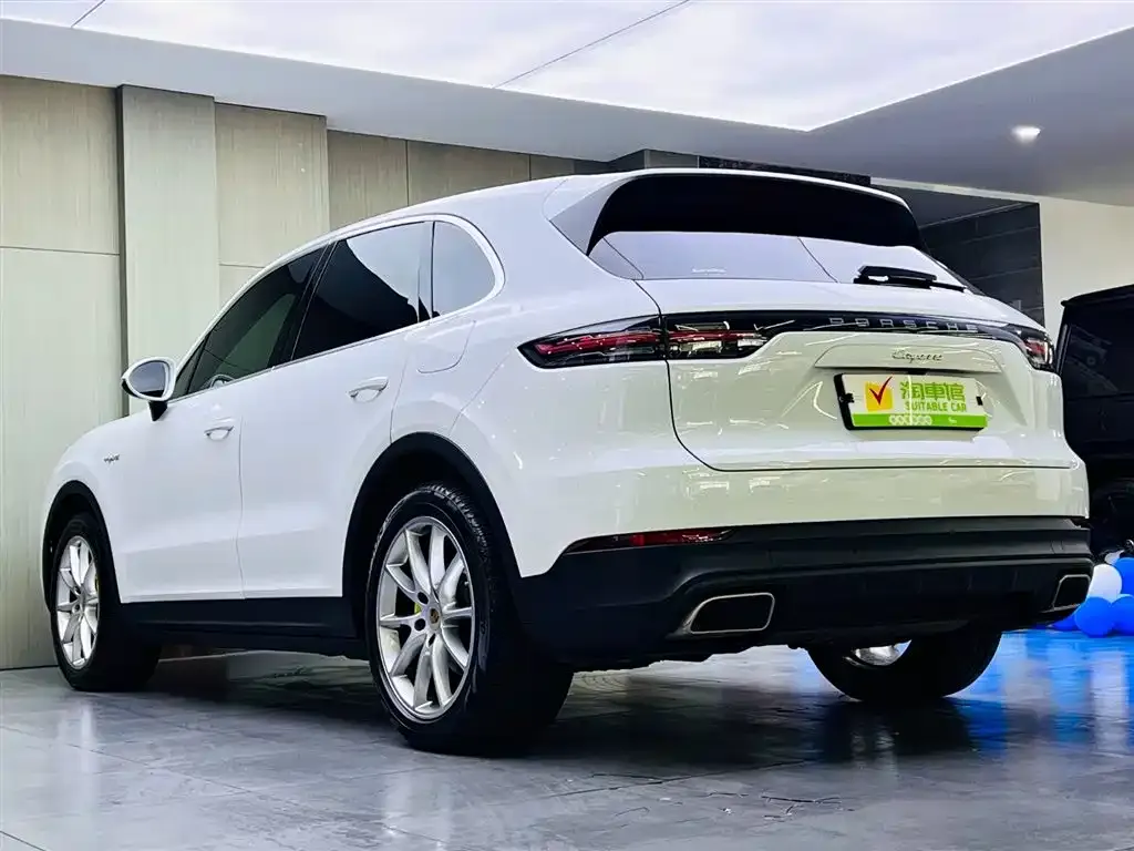 Porsche Cayenne Hybrid — фото 5