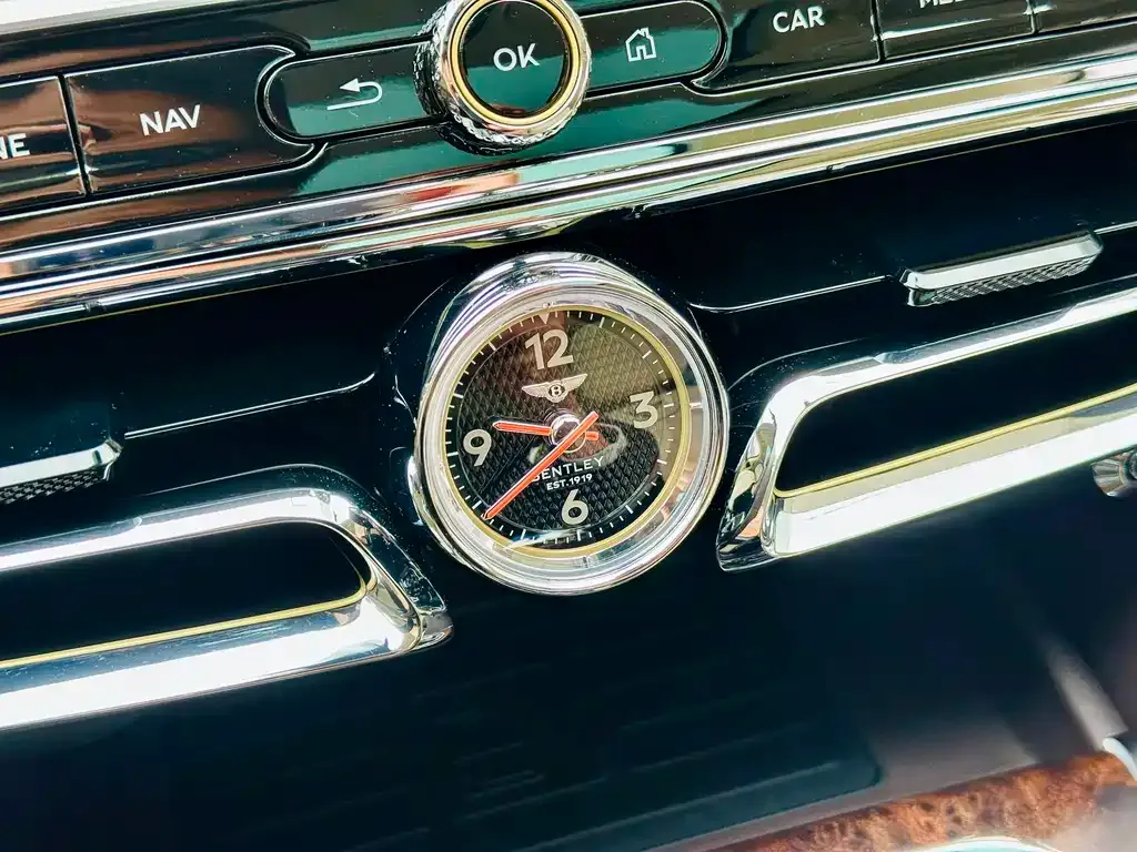 Bentley Flying Spur — фото 2