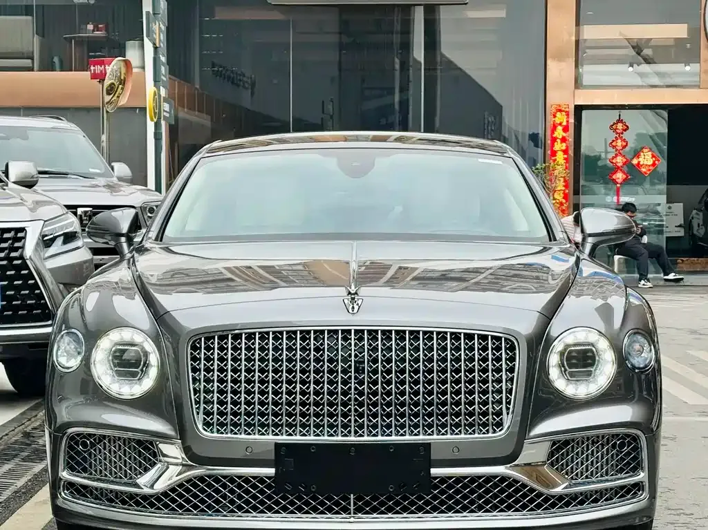 Bentley Flying Spur — фото 10