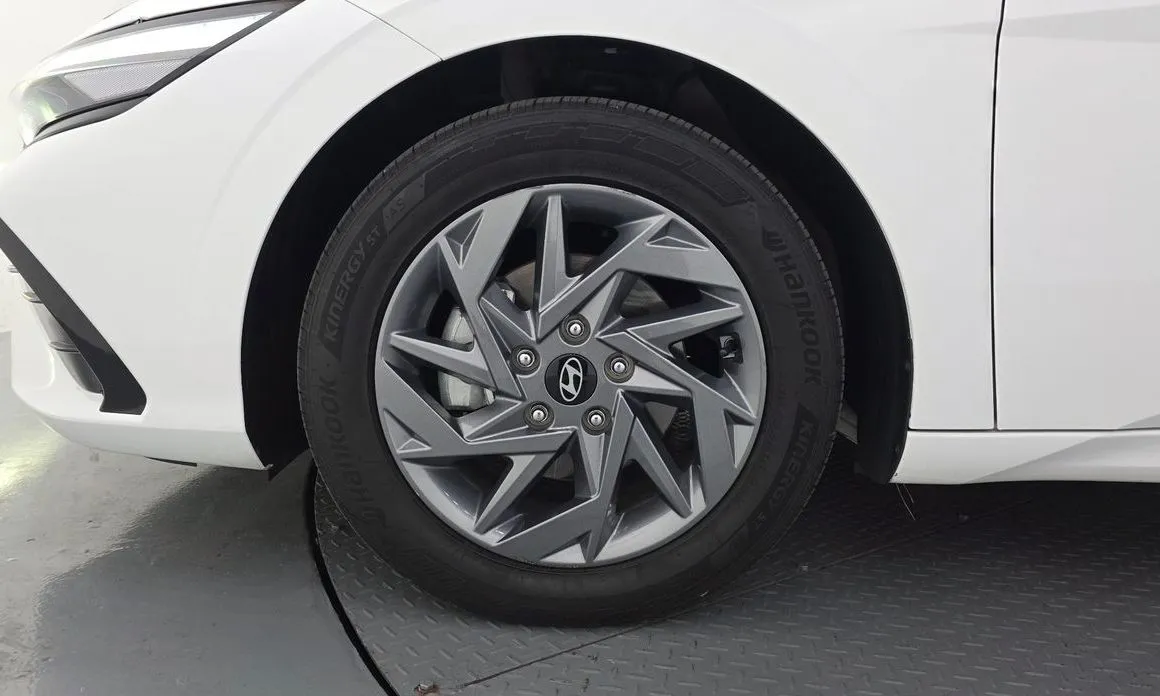 Hyundai AVANTE — фото 9