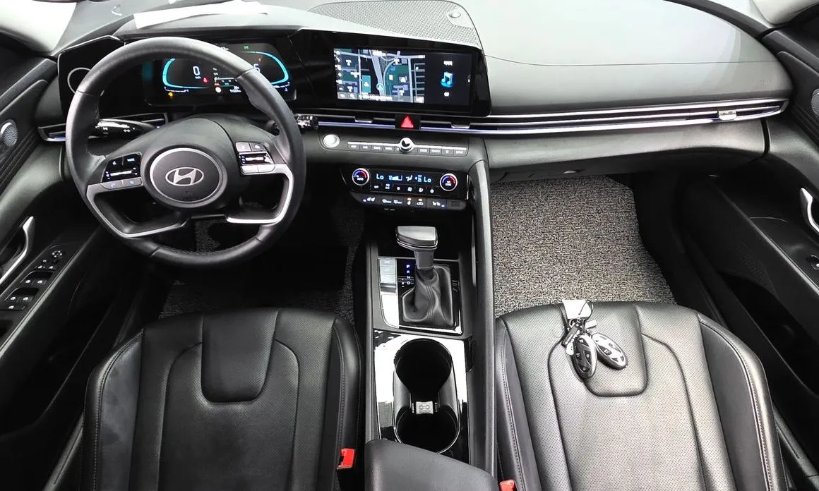 Hyundai AVANTE — фото 2
