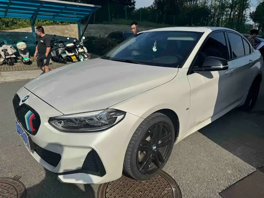 BMW 1 Series — фото 1