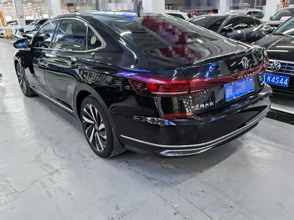 Volkswagen Passat — фото 5